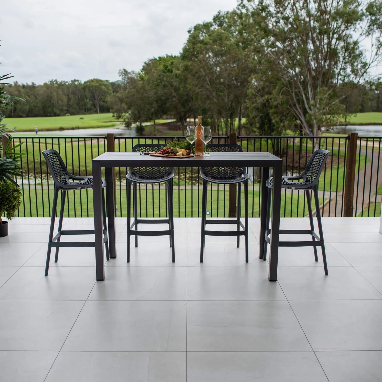 Nami Bar Stool, Black