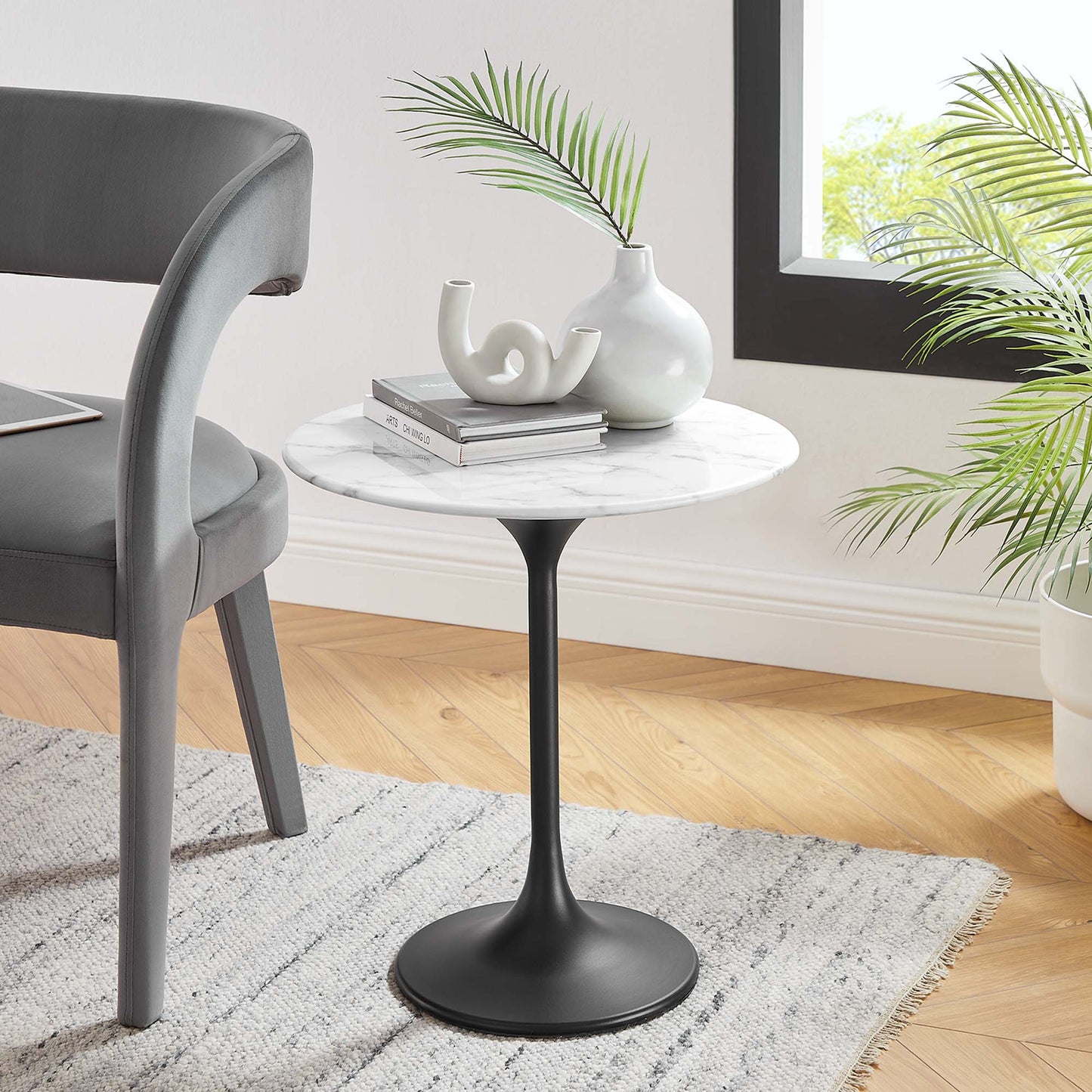 Tulip Marble Side Table - 20" Round, Black Base